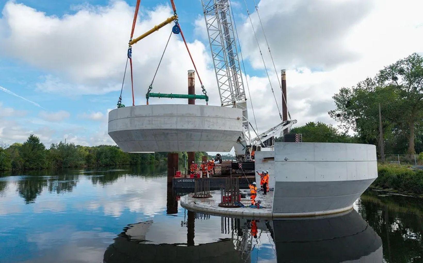 (Case Study) Heavy Lifts Support Construction of the Future Colombelles Bridge