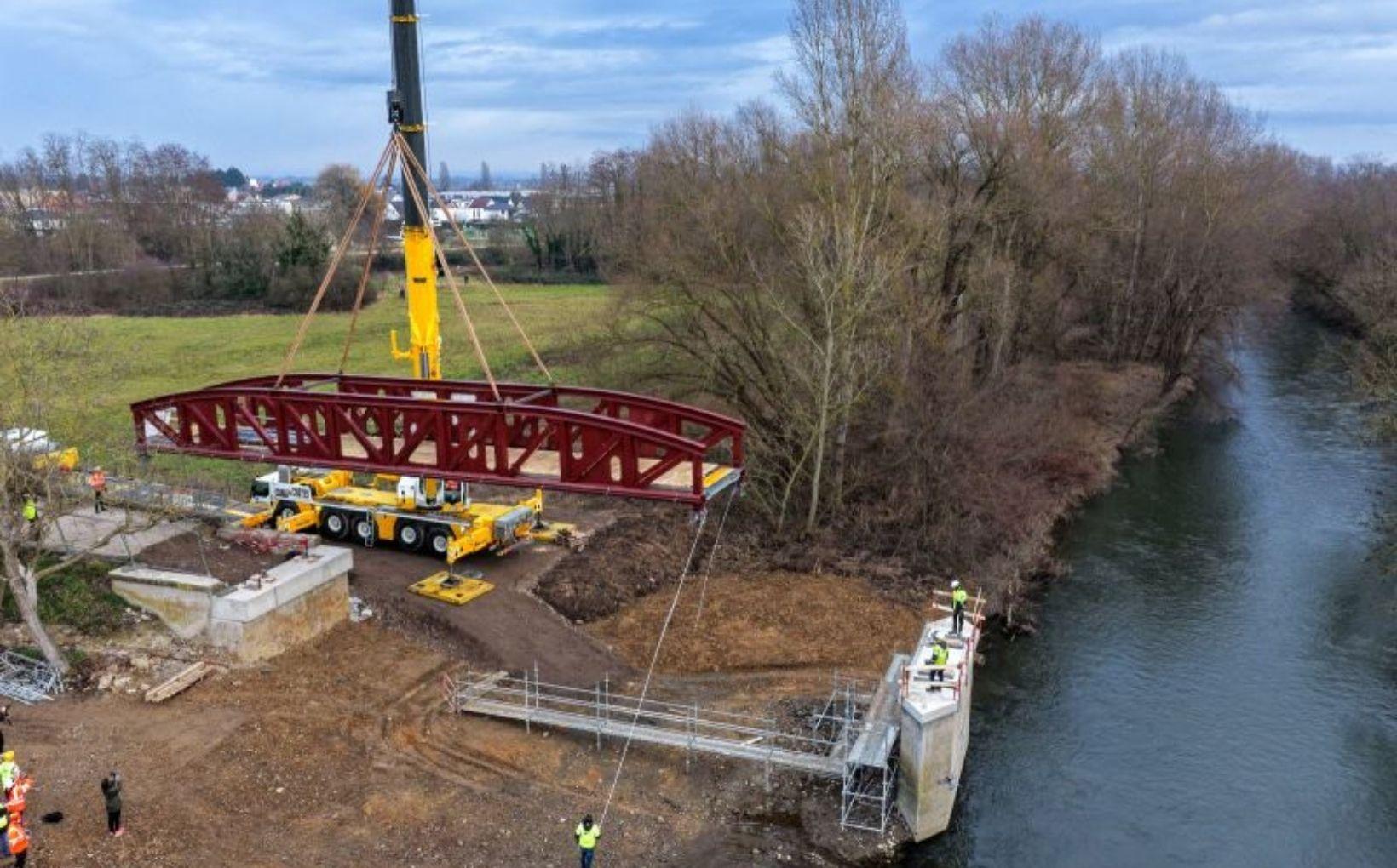 Up, Up, and Replaced: Pont des Américains Footbridge